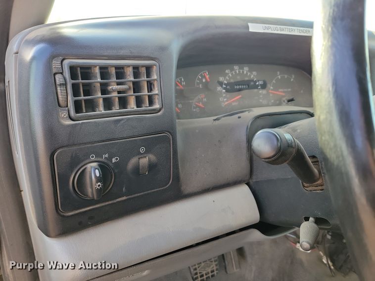 image for item NB9996 2006 Ford F750 Super Duty XL bucket truck