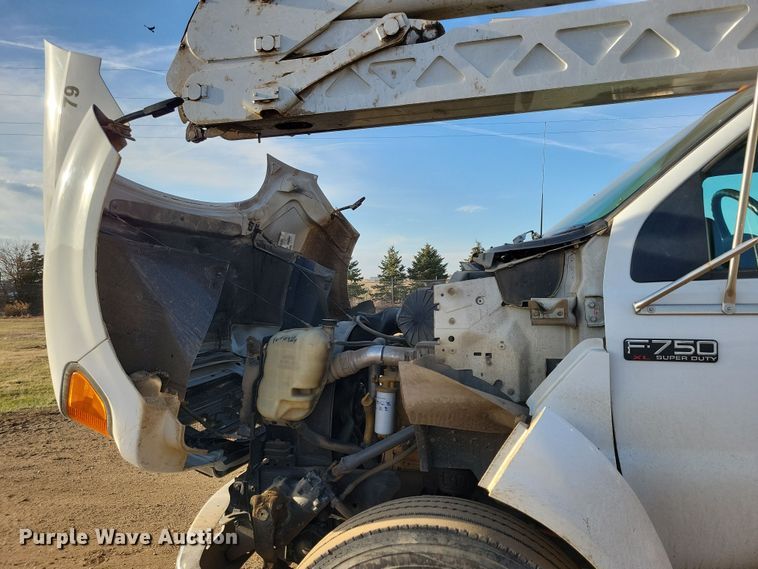 image for item NB9996 2006 Ford F750 Super Duty XL bucket truck