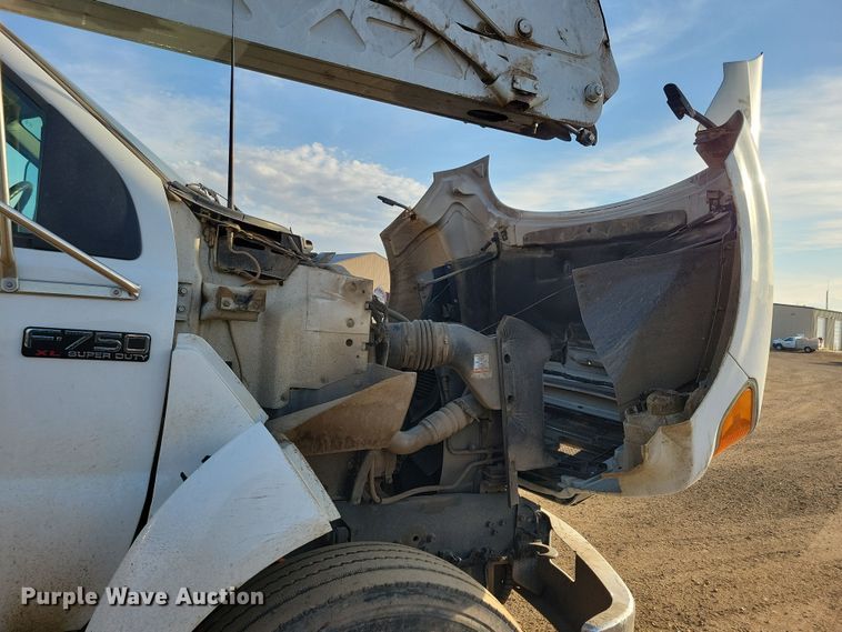 image for item NB9996 2006 Ford F750 Super Duty XL bucket truck