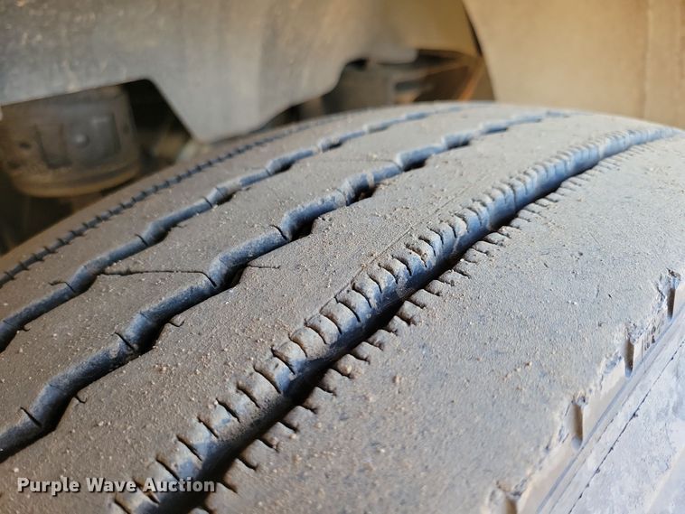 image for item NB9996 2006 Ford F750 Super Duty XL bucket truck