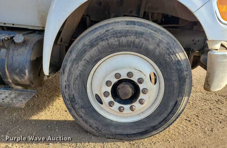 image for item NB9996 2006 Ford F750 Super Duty XL bucket truck