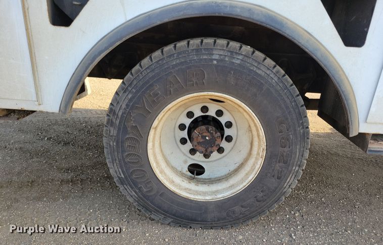 image for item NB9996 2006 Ford F750 Super Duty XL bucket truck