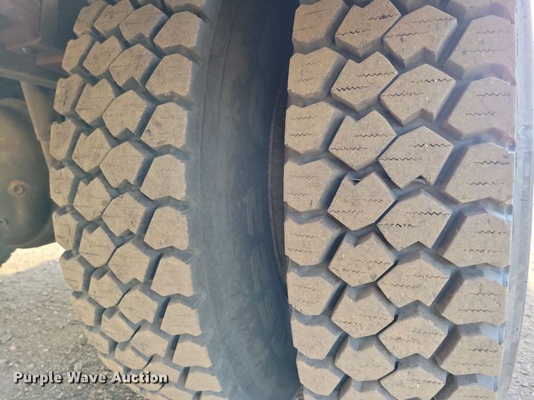 image for item NB9996 2006 Ford F750 Super Duty XL bucket truck