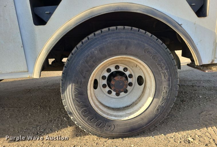 image for item NB9996 2006 Ford F750 Super Duty XL bucket truck