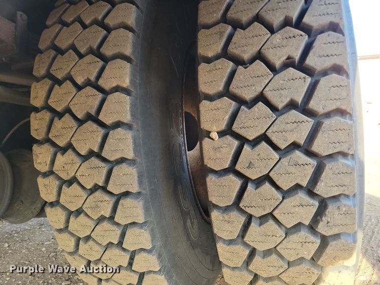 image for item NB9996 2006 Ford F750 Super Duty XL bucket truck