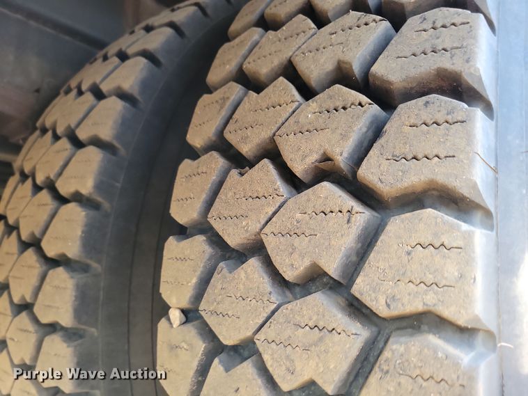 image for item NB9996 2006 Ford F750 Super Duty XL bucket truck