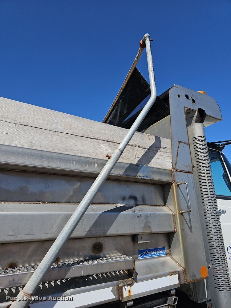 image for item NI9495 2012 International 7400 WorkStar dump truck