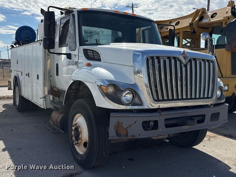 image for item NO9721 2010 International 7400 utility / service truck