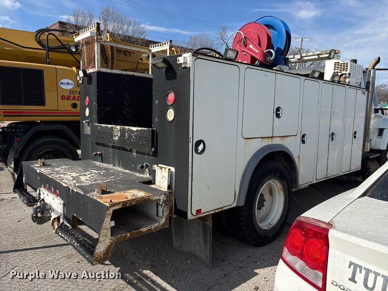 image for item NO9721 2010 International 7400 utility / service truck