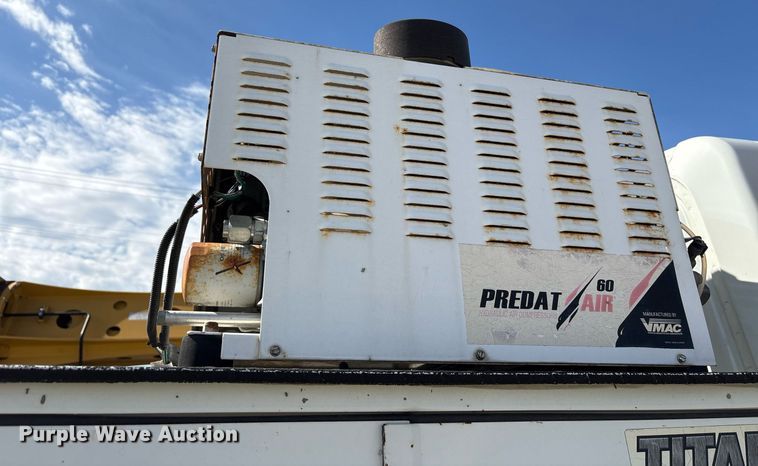 image for item NO9721 2010 International 7400 utility / service truck