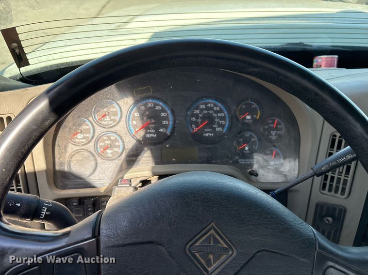 image for item NO9721 2010 International 7400 utility / service truck