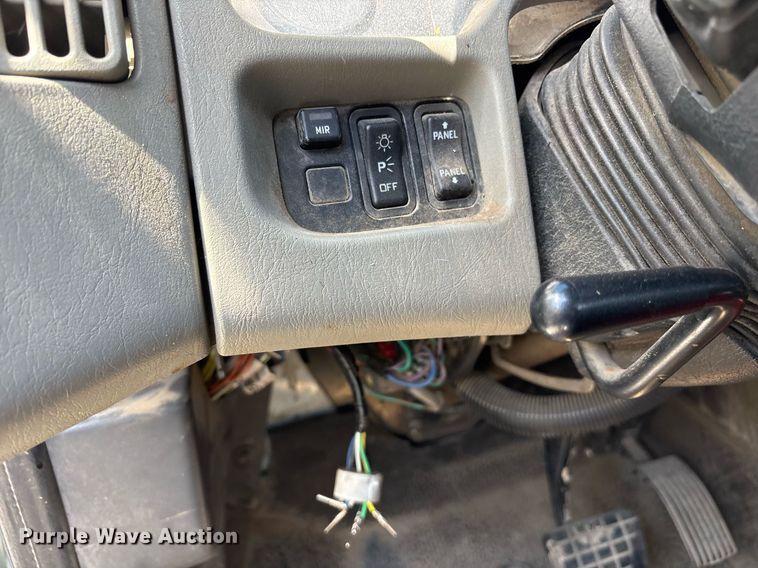 image for item NO9721 2010 International 7400 utility / service truck