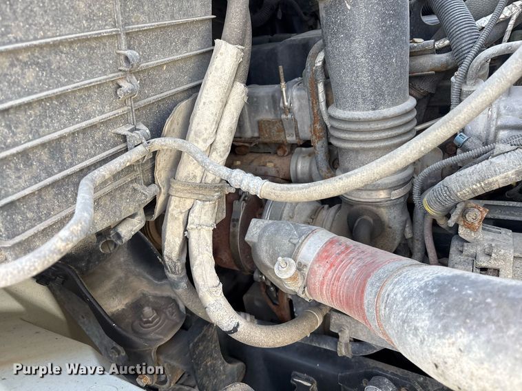 image for item NO9721 2010 International 7400 utility / service truck