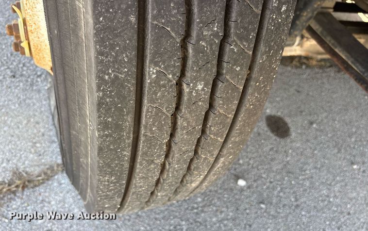 image for item NO9721 2010 International 7400 utility / service truck