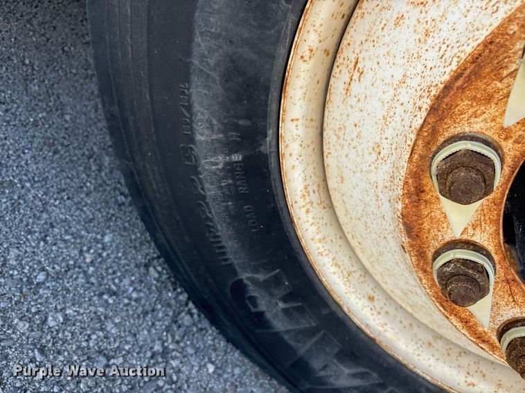 image for item NO9721 2010 International 7400 utility / service truck