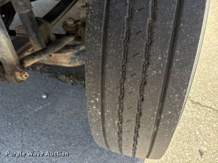 image for item NO9721 2010 International 7400 utility / service truck