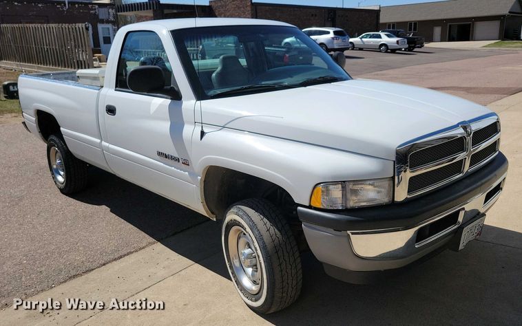 image for item NV9770 1999 Dodge Ram 1500 pickup truck