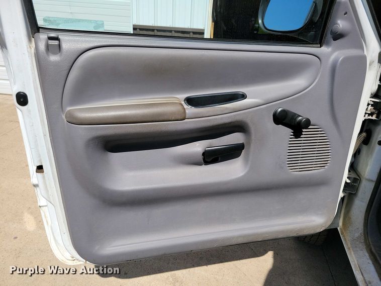 image for item NV9770 1999 Dodge Ram 1500 pickup truck