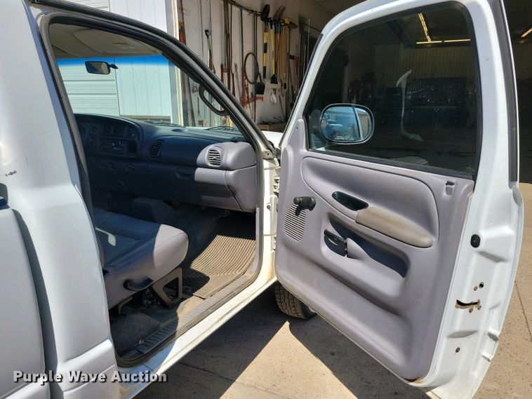 image for item NV9770 1999 Dodge Ram 1500 pickup truck