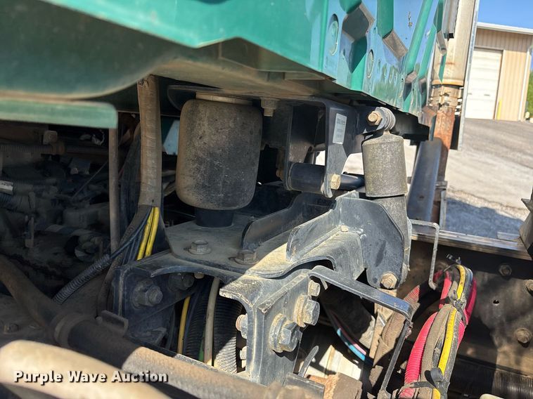 image for item OB9628 2017 International 7600 dump truck