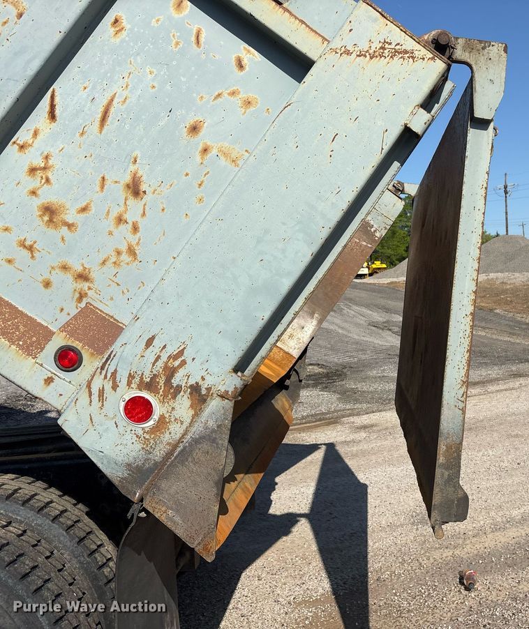 image for item OB9628 2017 International 7600 dump truck