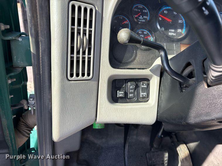 image for item OB9628 2017 International 7600 dump truck