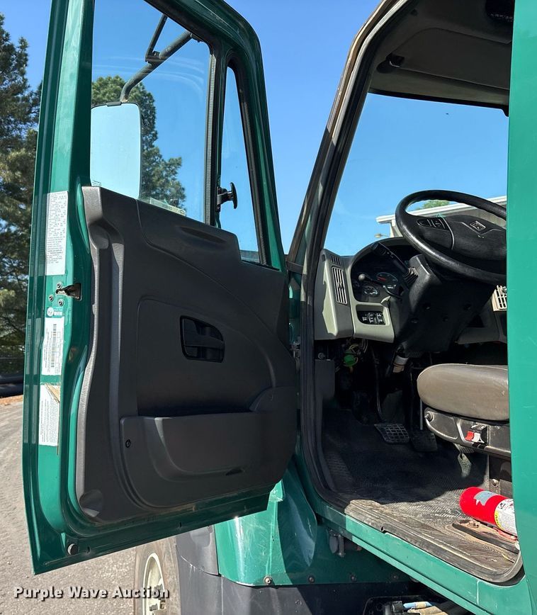 image for item OB9628 2017 International 7600 dump truck