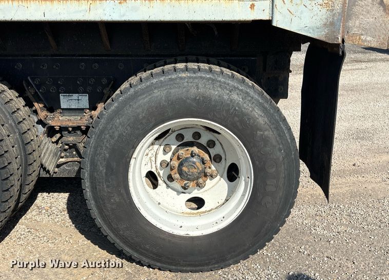 image for item OB9628 2017 International 7600 dump truck