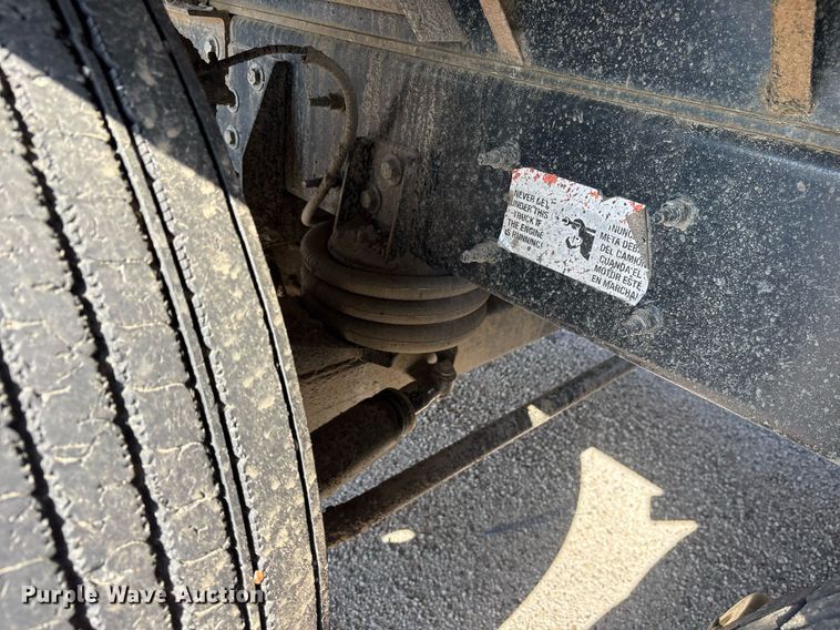 image for item OB9629 2016 International 7600 dump truck