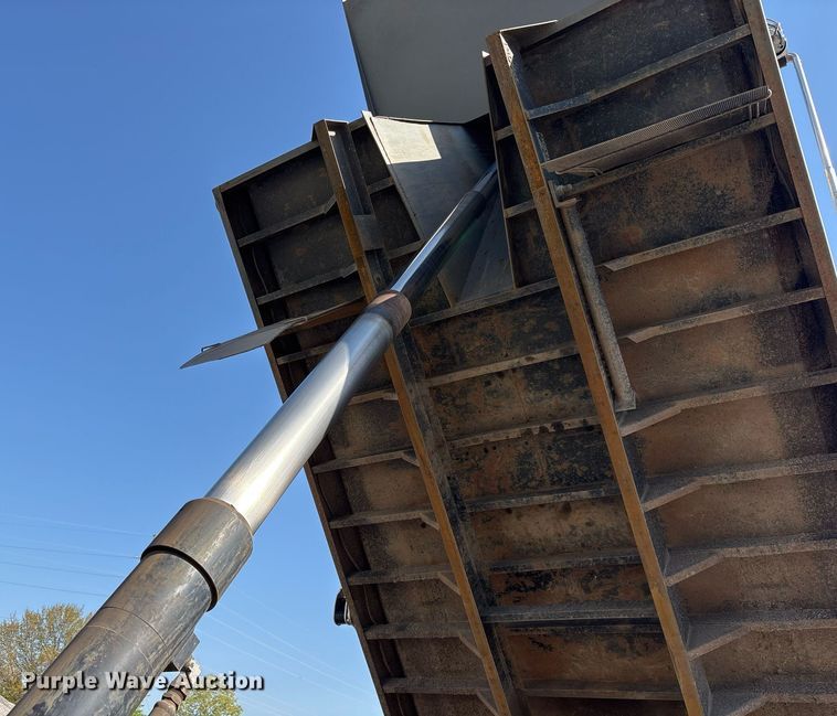 image for item OB9629 2016 International 7600 dump truck