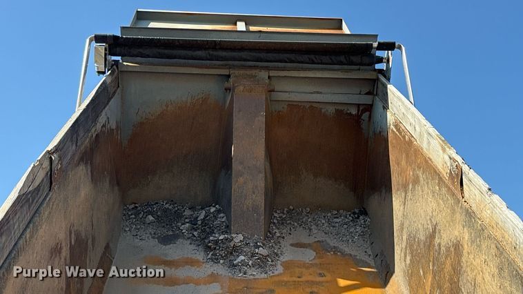 image for item OB9629 2016 International 7600 dump truck