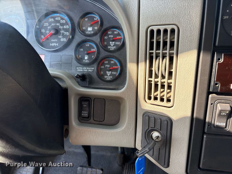 image for item OB9629 2016 International 7600 dump truck