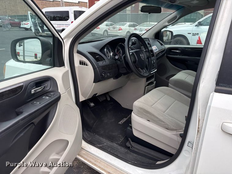 image for item OB9652 2013 Dodge Grand Caravan van