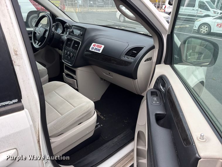 image for item OB9652 2013 Dodge Grand Caravan van
