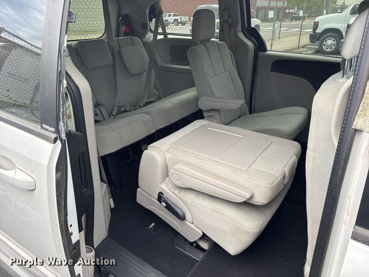 image for item OB9652 2013 Dodge Grand Caravan van