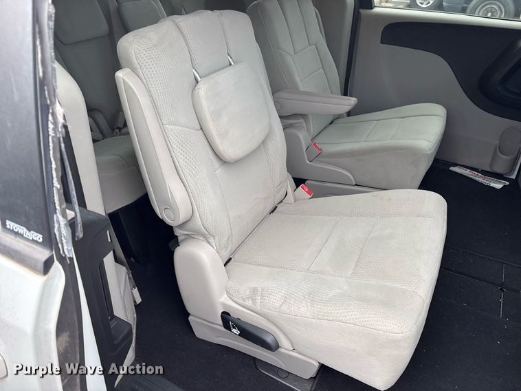 image for item OB9652 2013 Dodge Grand Caravan van