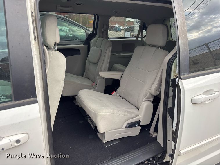 image for item OB9652 2013 Dodge Grand Caravan van