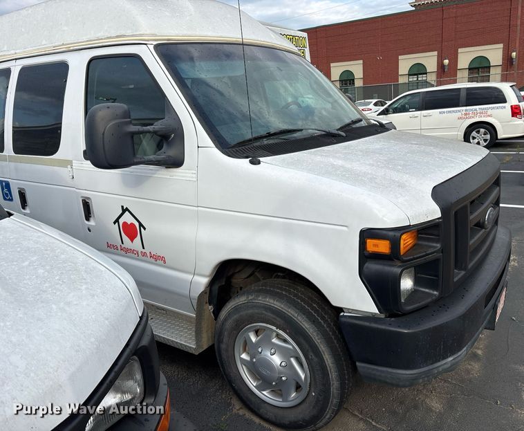 image for item OB9653 2010 Ford E350 Super Duty handicap accessible van