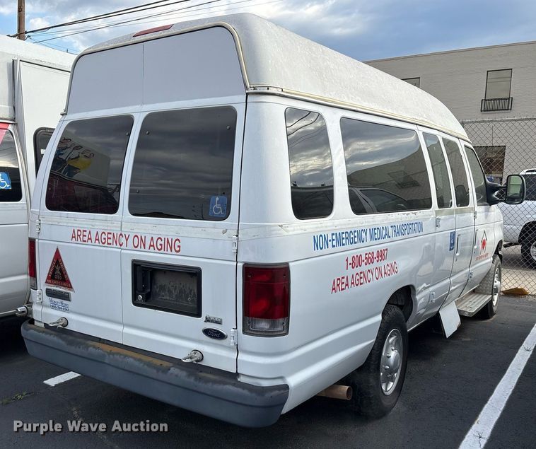 image for item OB9653 2010 Ford E350 Super Duty handicap accessible van