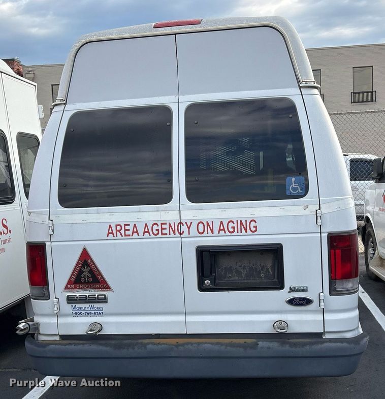 image for item OB9653 2010 Ford E350 Super Duty handicap accessible van