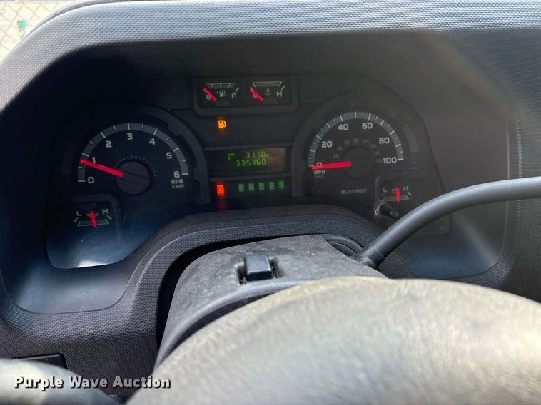 image for item OB9653 2010 Ford E350 Super Duty handicap accessible van