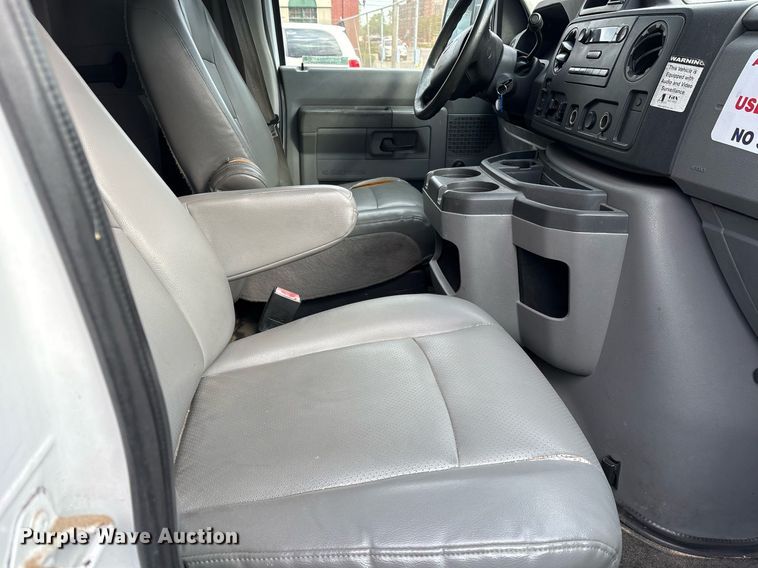 image for item OB9653 2010 Ford E350 Super Duty handicap accessible van