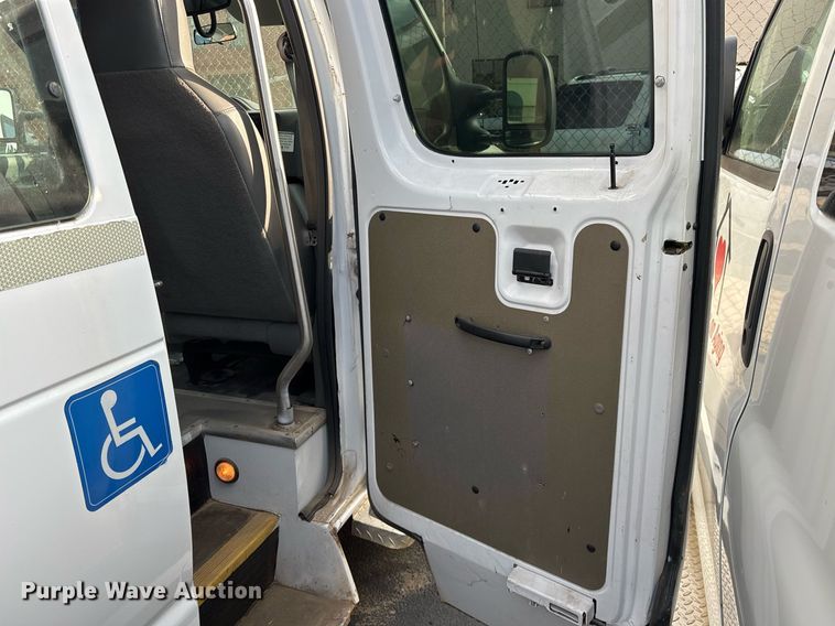 image for item OB9653 2010 Ford E350 Super Duty handicap accessible van