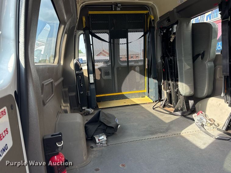 image for item OB9653 2010 Ford E350 Super Duty handicap accessible van