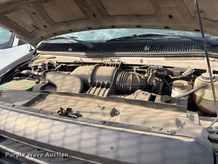 image for item OB9653 2010 Ford E350 Super Duty handicap accessible van