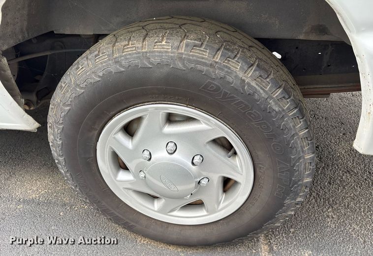 image for item OB9653 2010 Ford E350 Super Duty handicap accessible van