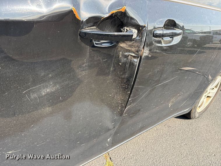 image for item OB9655 2014 Toyota Sienna LE van