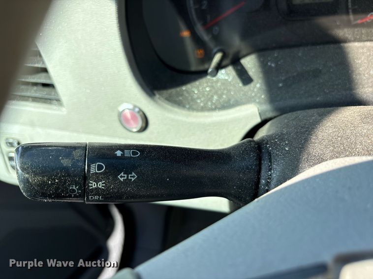 image for item OB9655 2014 Toyota Sienna LE van