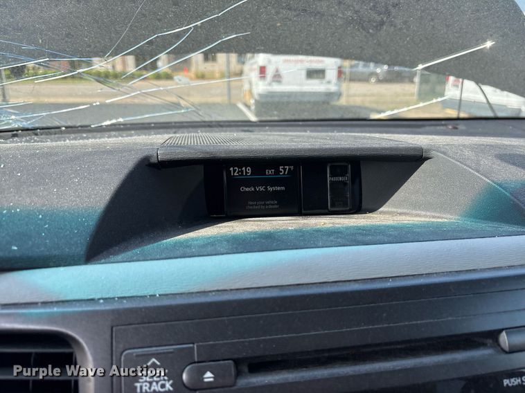 image for item OB9655 2014 Toyota Sienna LE van