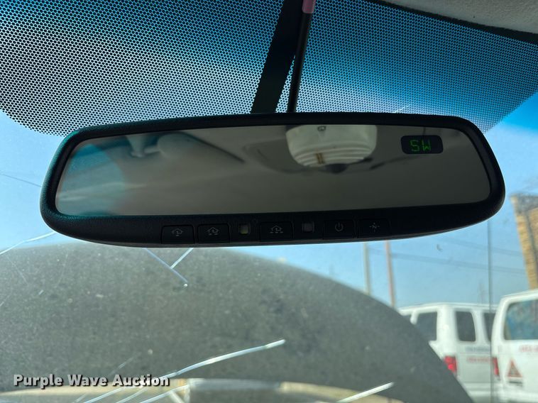 image for item OB9655 2014 Toyota Sienna LE van